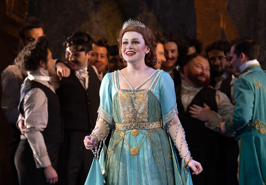 Sian Griffiths in Cenerentola on stage
